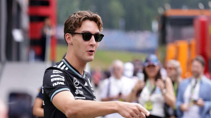 Russell suggests contract stall amid Verstappen discussions