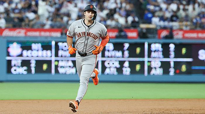 Schmitt’s grand slam helps Giants shock Dodgers in stunning win
