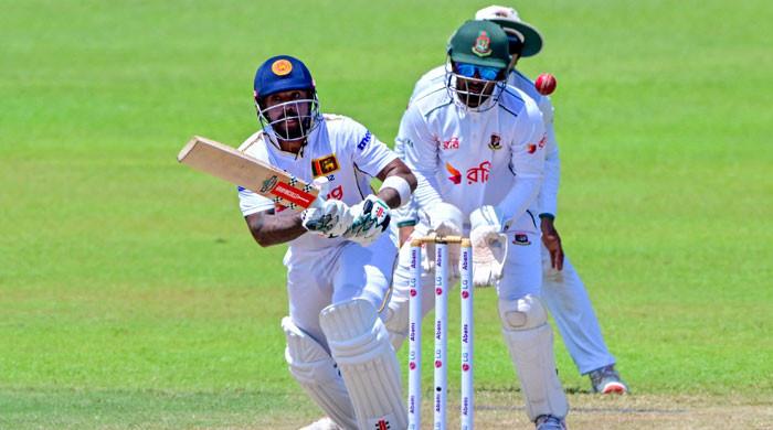 Sri Lanka nears big win over Bangladesh as Mendis, spinners dominate