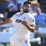 Who assisted Khurram Shahzad in securing Worcestershire contract?