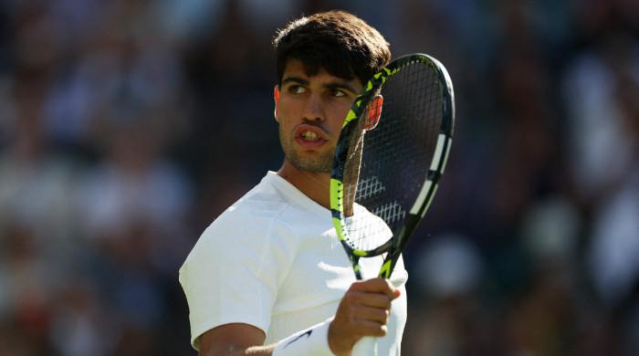 Carlos Alcaraz Advances to Wimbledon's Third Round, Defeating Ollie Tarvet