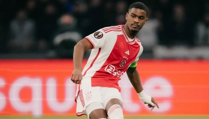 Chelsea nears agreement with Ajax for defender Hato