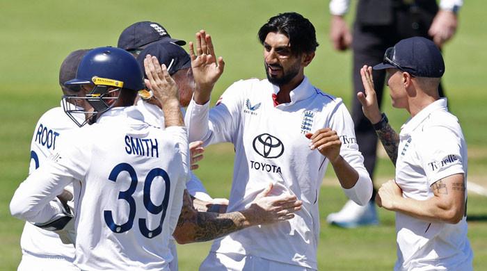 Injury scare hits England in third Test versus India