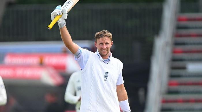 Joe Root’s century demolishes records in fourth Test against India