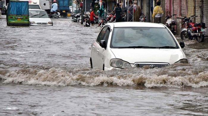Pakistan reports 279 deaths, 676 injuries