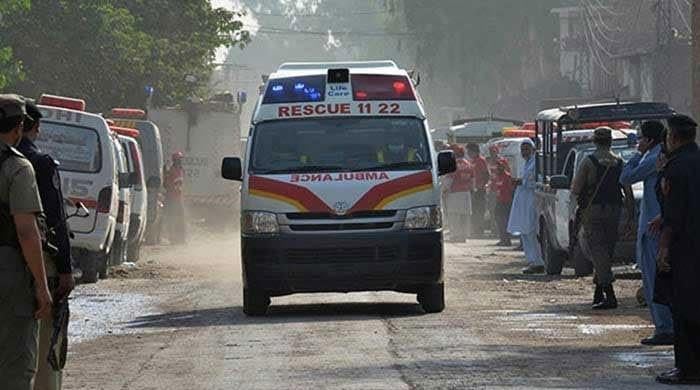 Passenger bus crash in Bahawalpur kills five family members
