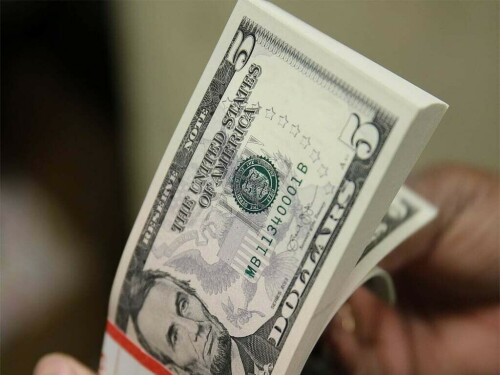 Rupee Gains Ground Against US Dollar in Today’s Trading