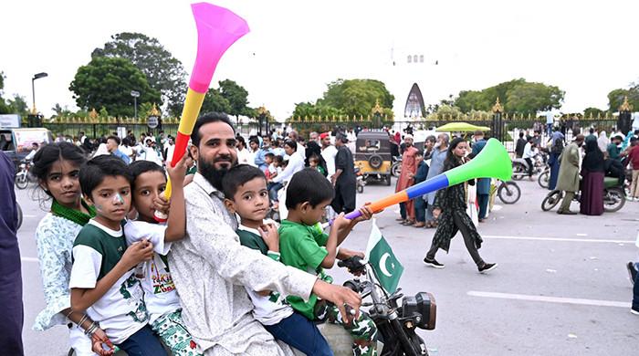 Sindh will give award to best decorated vehicle, shop, building on August 14