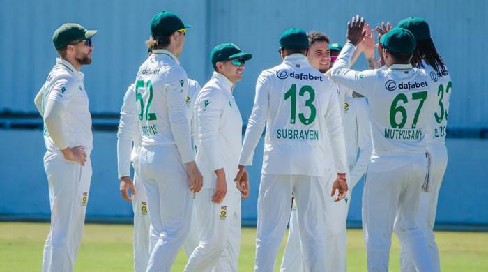 South Africa nears innings win against Zimbabwe, Mulder stars