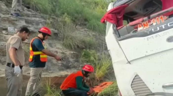 Traffic accidents in Chakwal, Jamshoro claim at least 10 lives, injure dozens