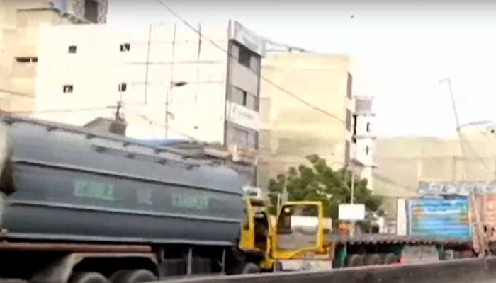 Water, power outage protest triggers Karachi traffic chaos