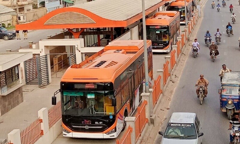 Partial Suspension of Karachi’s BRT People’s Bus Service Disrupts Commuters