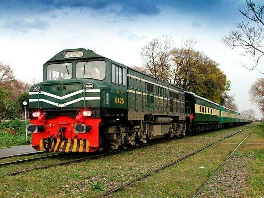 Pakistan Railways to Privatize 11 Trains to Boost Services and Revenue