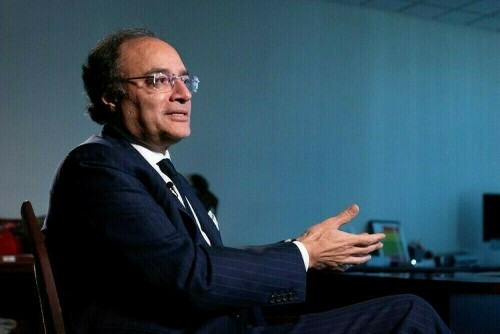 Aurangzeb, Finance Minister, Foresees Policy Rate Reduction