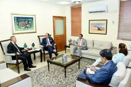 Aurangzeb, Turkmenistan Representative Aim to Boost Bilateral Trade
