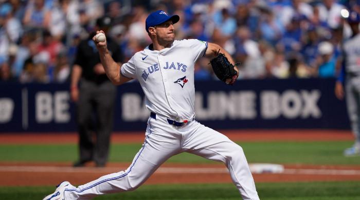 Blue Jays defeat Cubs; Scherzer excels, Guerrero Jr. hits home run