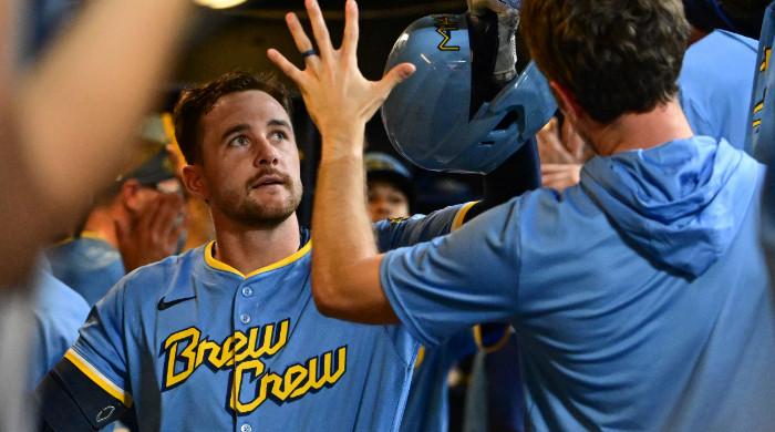 Brewers Dominate Pirates, Clinch 10th MLB Victory
