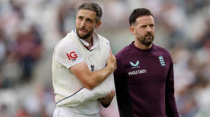 Can Chris Woakes, Despite Injury, Bat to Secure England’s Series Victory?