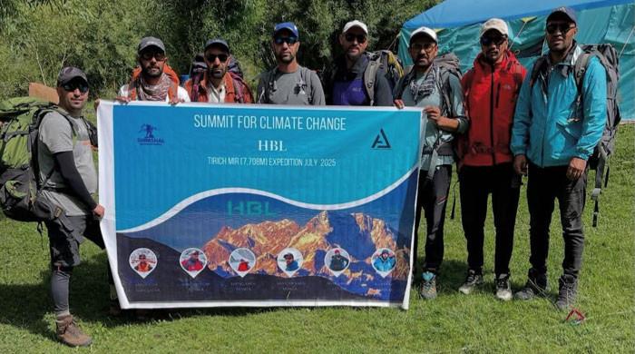 Climbers from Pakistan Scale Tirich Mir by Fresh Route, Highlighting Climate Issues