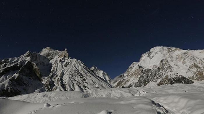 Guan Jing, Chinese Mountaineer, Dies During K2 Descent
