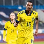 Isak rejoins Newcastle team during contract dispute