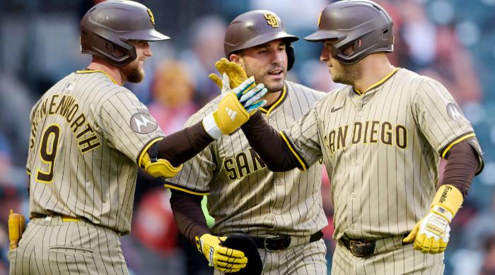 Padres Dominate Giants, Complete Sweep with 11-1 Victory