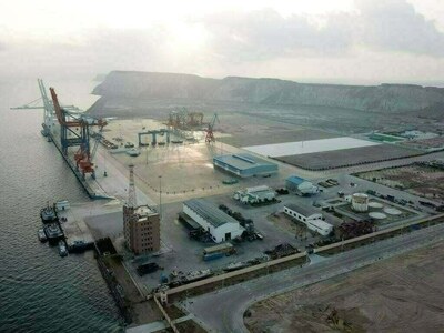Pakistan’s PM Affirms Backing for CPEC’s Industry Projects