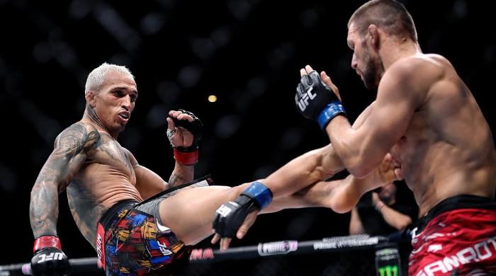 Charles Oliveira Triumphs Over Mateusz Gamrot with Round 2 Submission at UFC