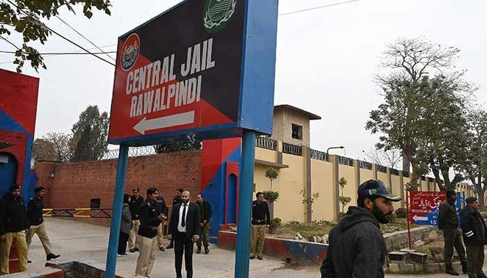 Larger IHC bench halts order to lift prisoner ban