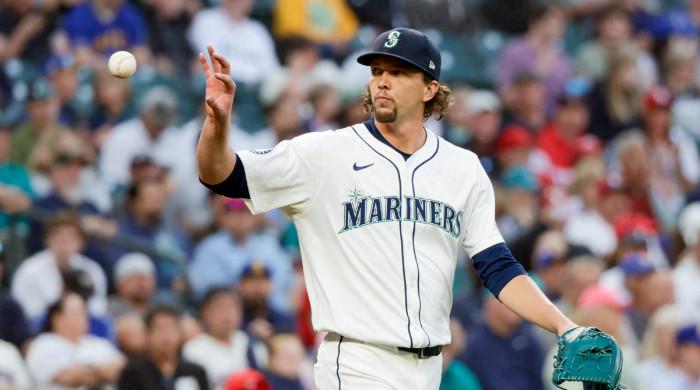 Mariners overpower Tigers, seize ALDS advantage in Seattle