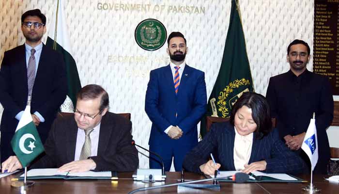 Pakistan and ADB Sign $300M Climate Resilience Initiatives