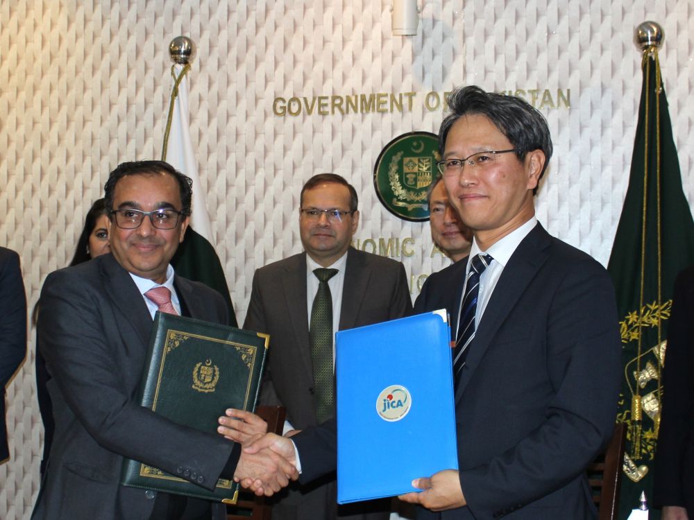 Building Stronger Healthcare for Mothers and Children in Pakistan