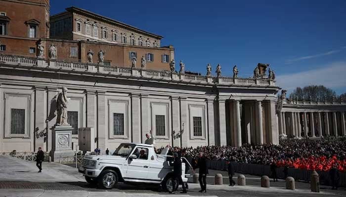 Bishop Urges Pope to Allow Married Priests by 2028