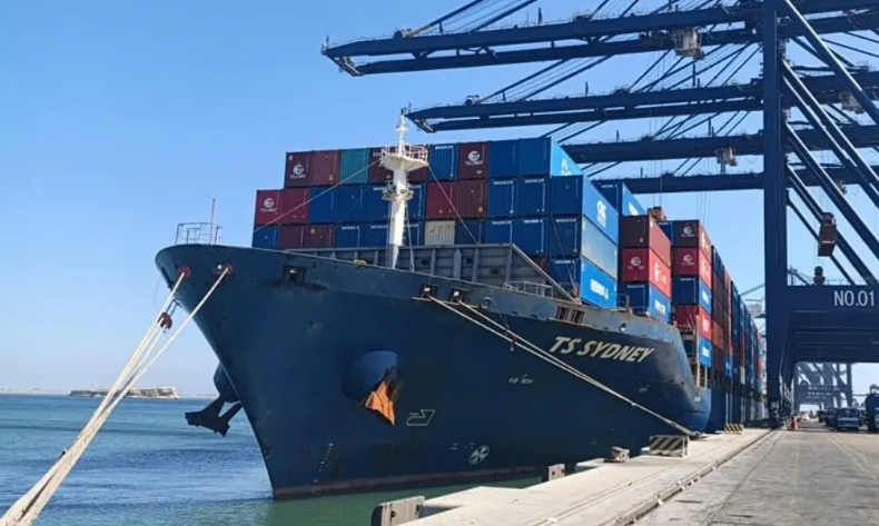 Fuel shipment arrives in Karachi to boost supply