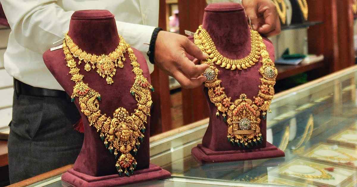 Gold and Silver Prices Plunge in Massive Market Slump