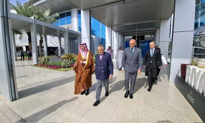 Ishaq Dar Heads to Riyadh for Middle East Peace Talks