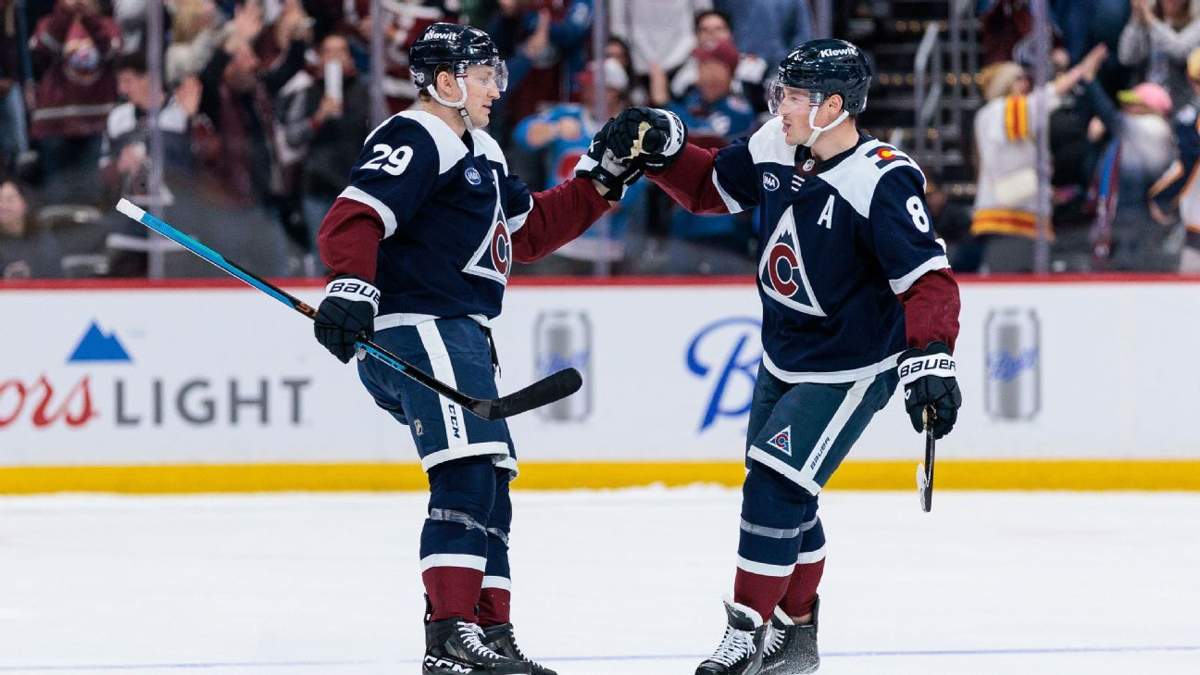 Presidents' Trophy Race Heats Up in NHL