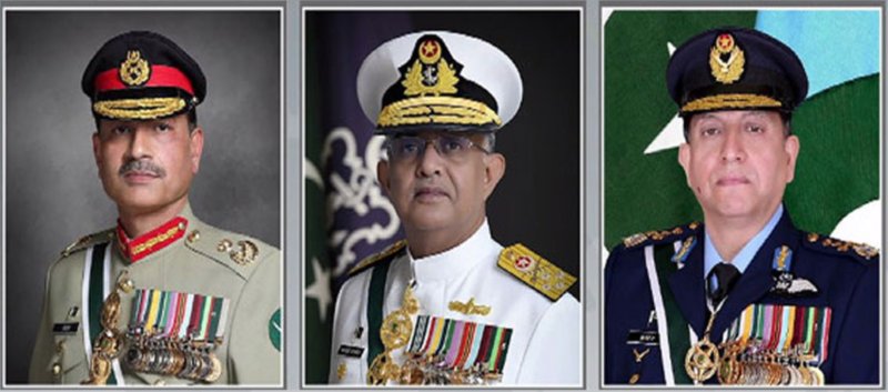 Pakistan Military Leaders Honor Motherland on Eid