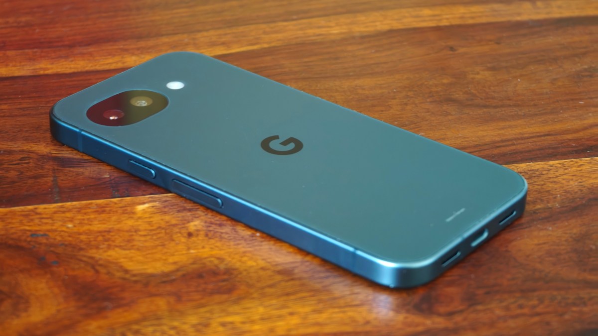 The Pixel 10a doesnt have a camera bump, and its great